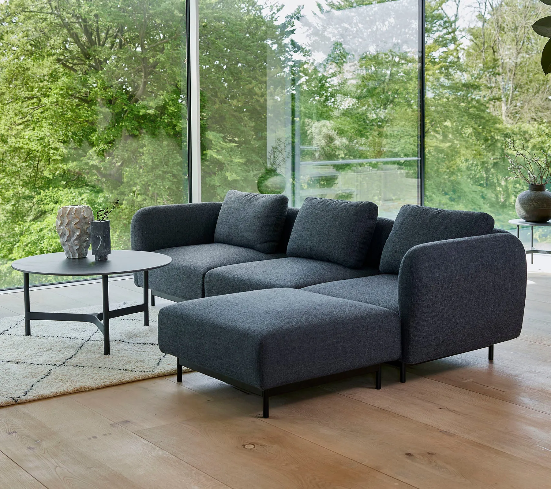 Aura 3-seater sofa with low armrest (4)