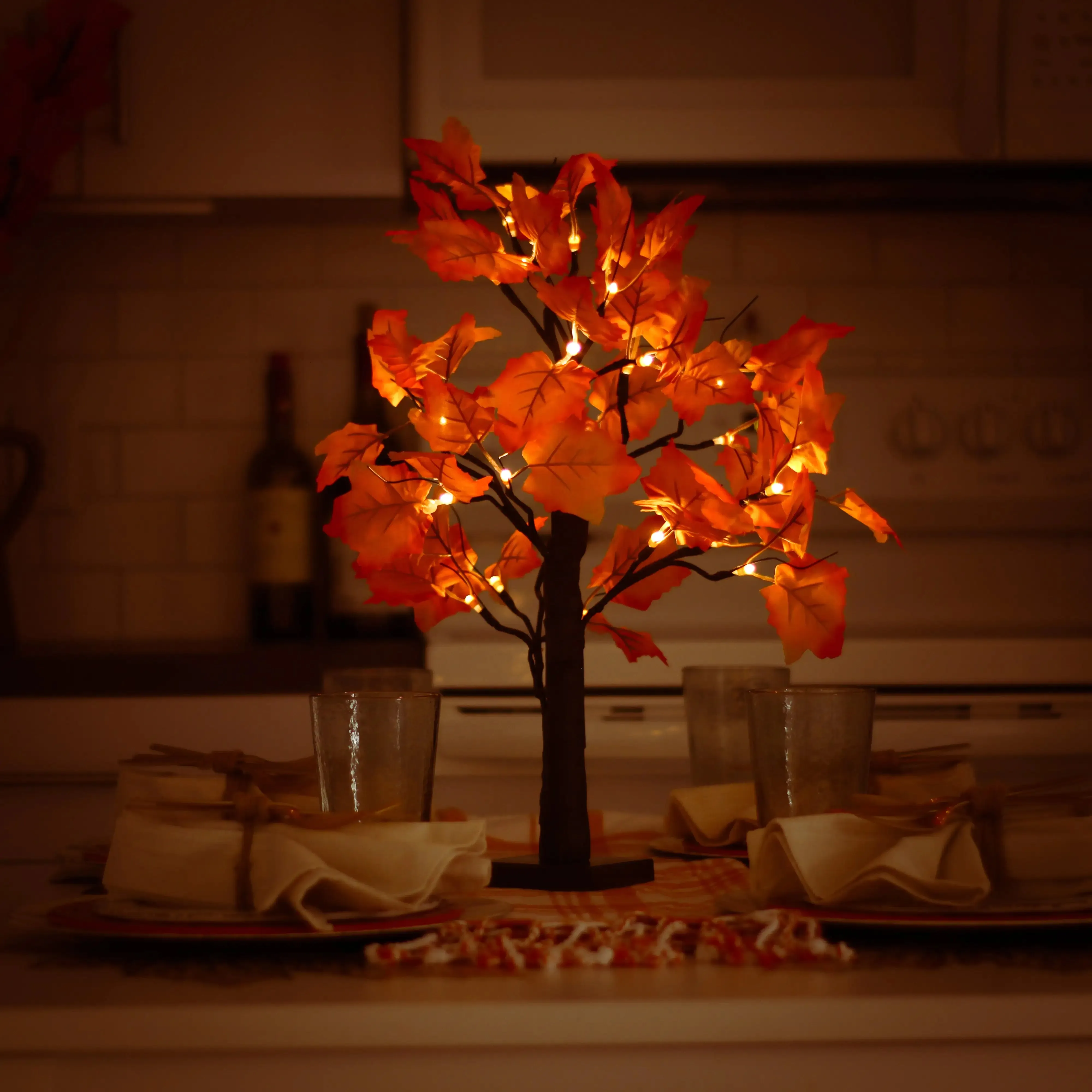 Maple Leaf Light Tree Table Lamp