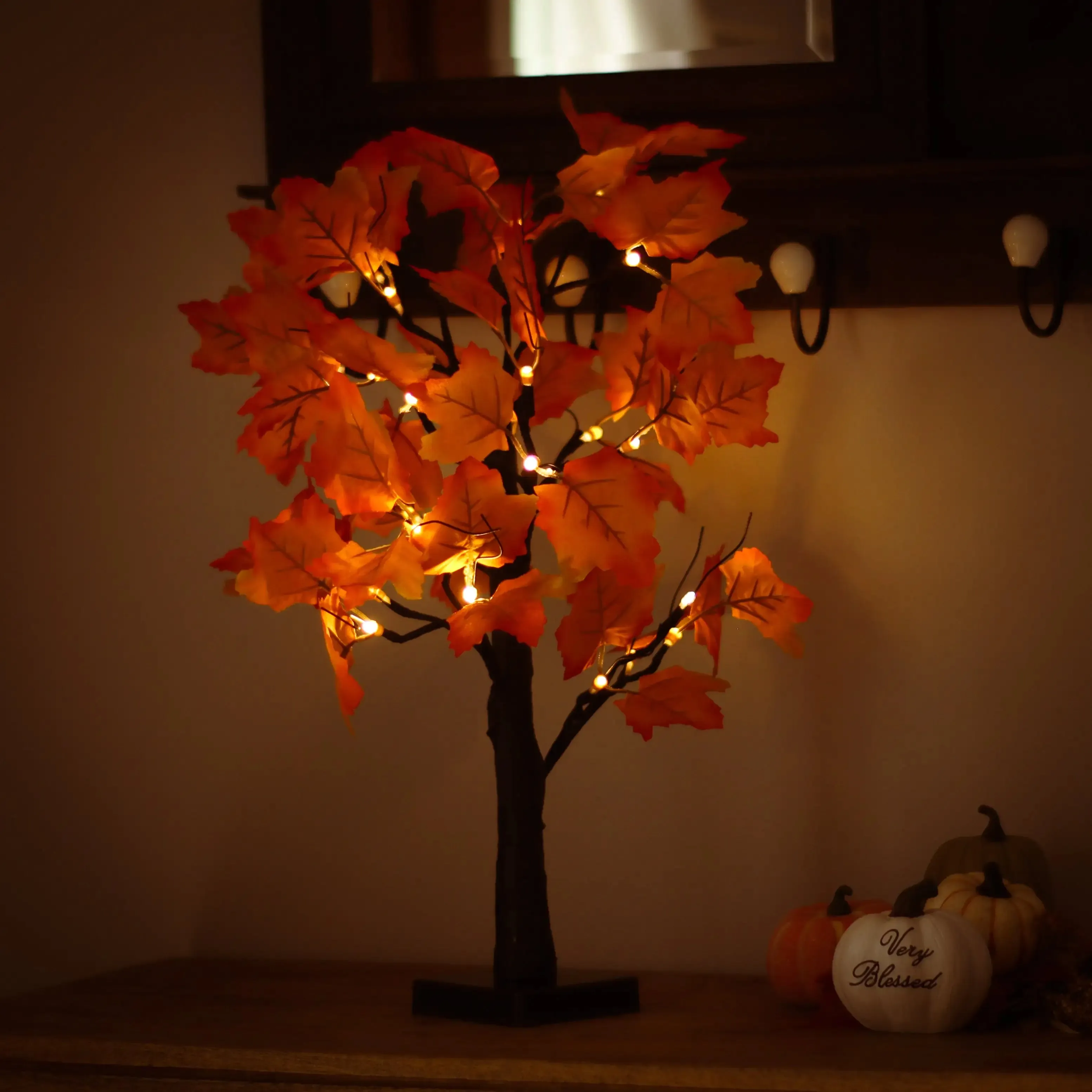 Maple Leaf Light Tree Table Lamp